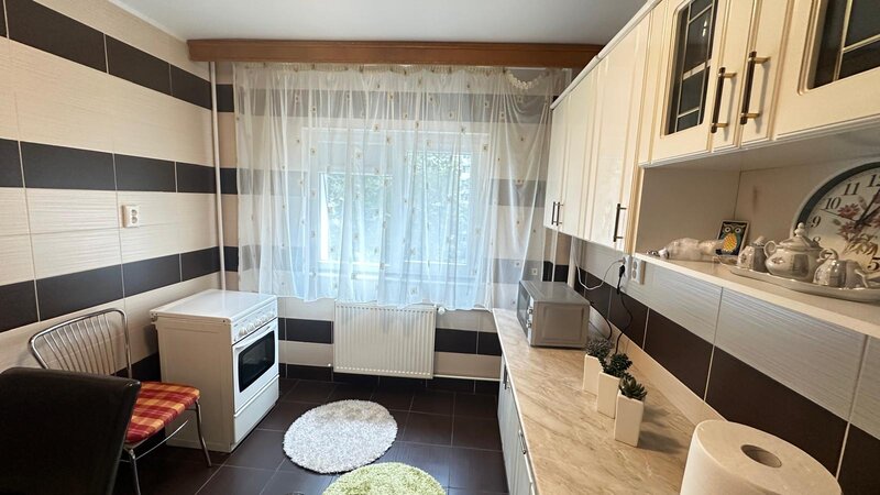 Militari, Gorjului, Moinesti