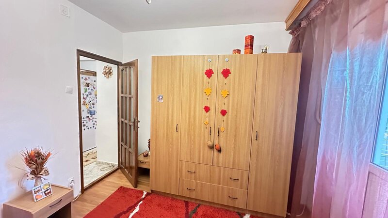 Militari, Gorjului, Moinesti