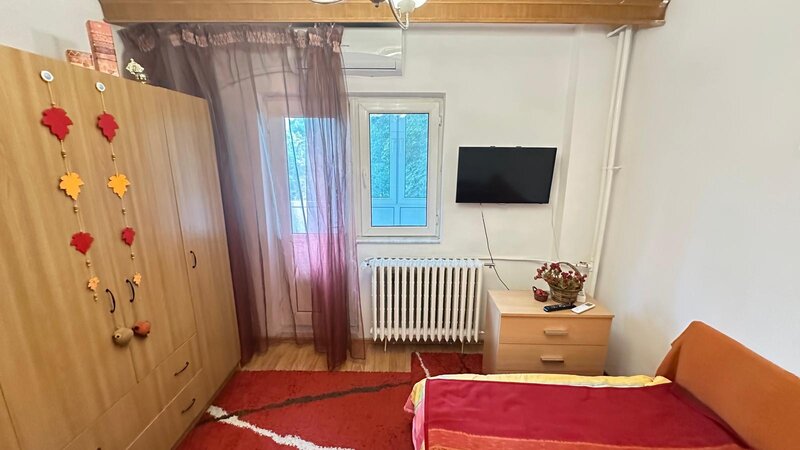 Militari, Gorjului, Moinesti