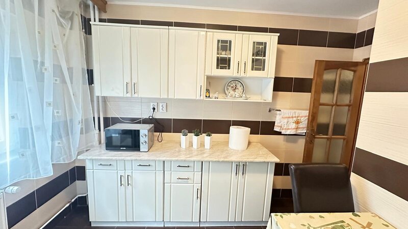 Militari, Gorjului, Moinesti